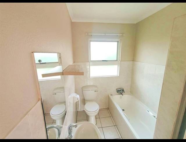 2 BEDROOM TOWNHOUSE FOR SALE IN SOUTH CREST